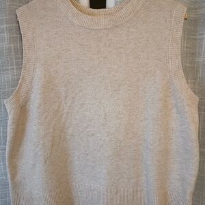 Classic Knit Sleeveless Sweater Vest in Light Beige/Cream
